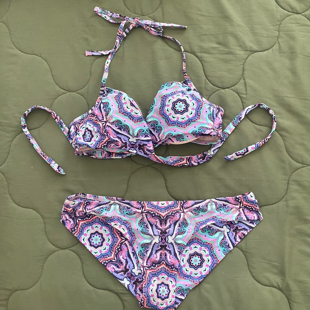 Victoria’s Secret bikini